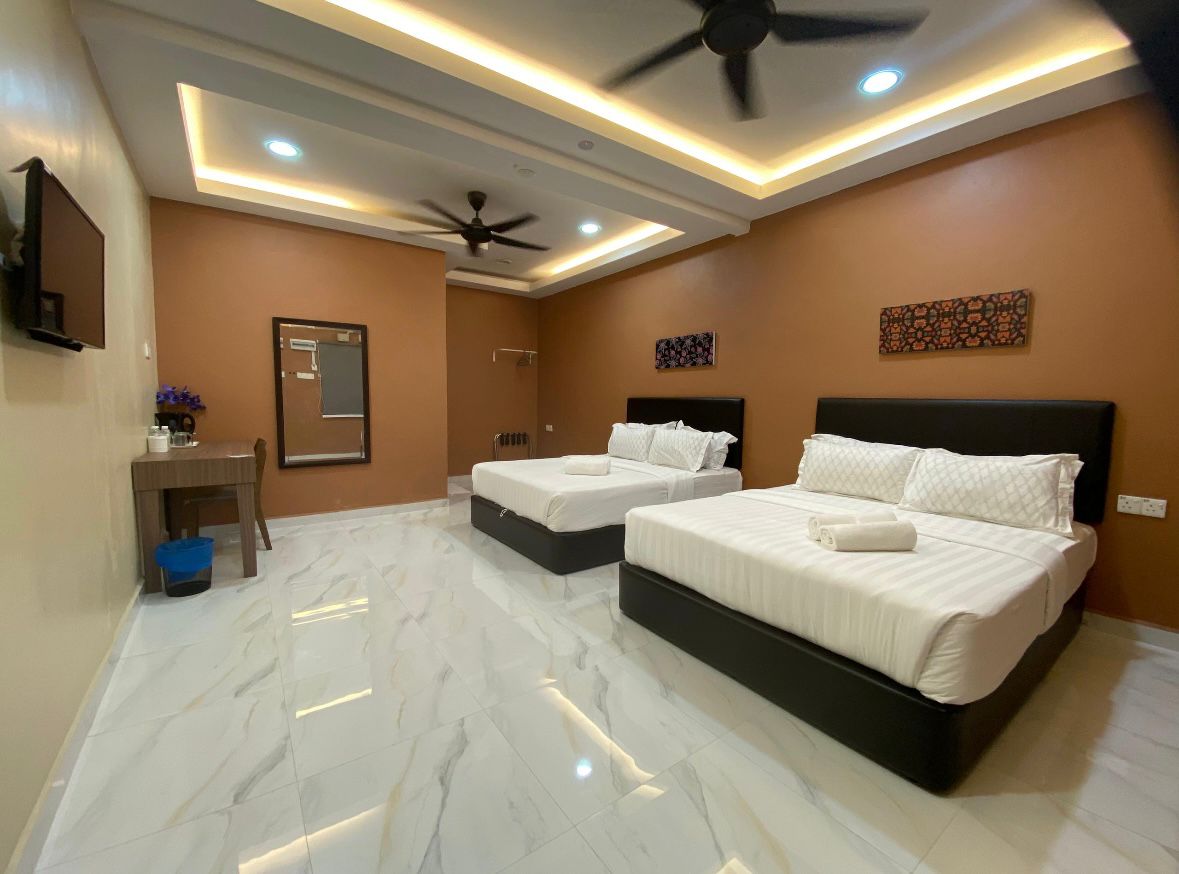Family Room Angle 1
